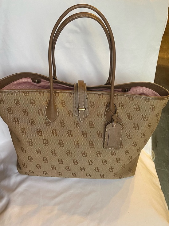 Dooney & Bourke Handbags - Dooney & Bourke Cindy Monogram Tote